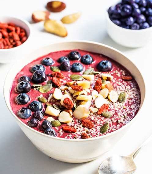 Идеальный завтрак: Ягодный смузи в миске