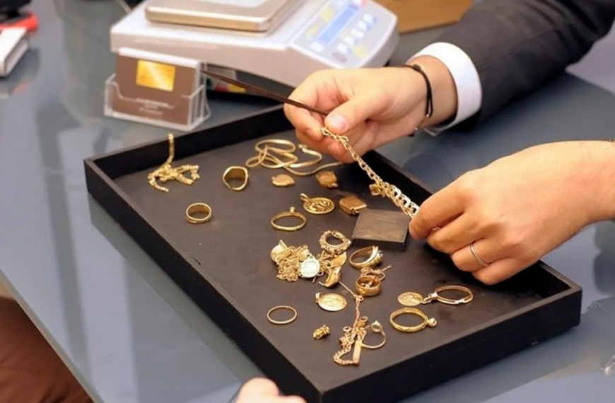 От золота до гаджетов: Что можно сдать в ломбард?