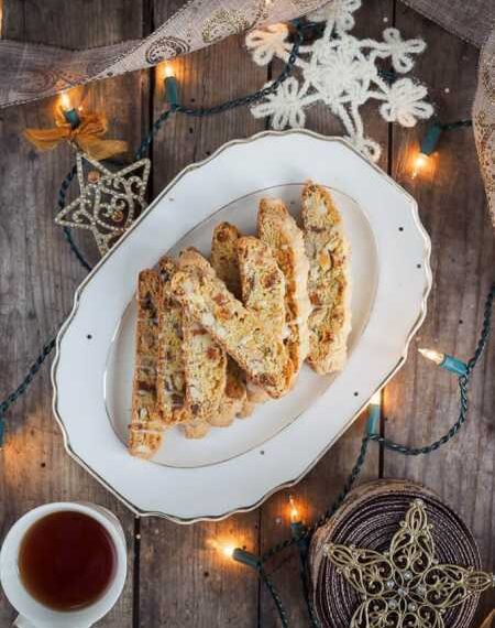 Бискотти с орехами и сухофруктами