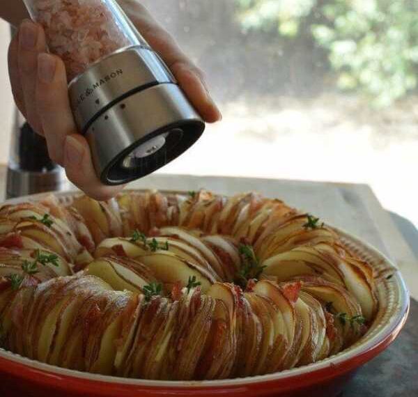 Чудова картопля з часником і чебрецем