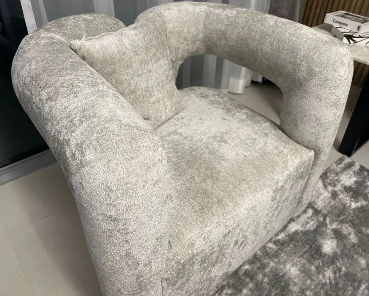 Які 3 речі в інтер'єрі видають бідність господарів стул