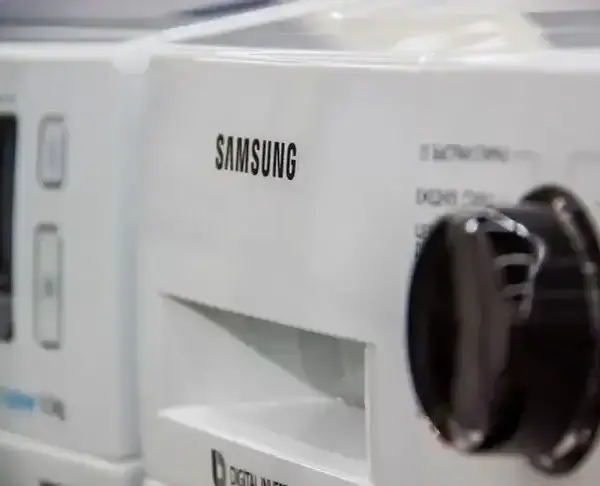 Навіщо розумні господині стирають штори разом із шкарпетками: результат вражаючий