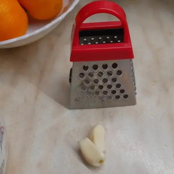 Як можна заточити терку: лайфхак із кухонним ножем