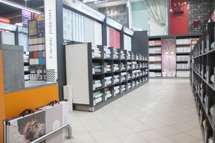 Що буде, якщо поклеїти шпалери із вертикальним малюнком: дизайнерська хитрість обои