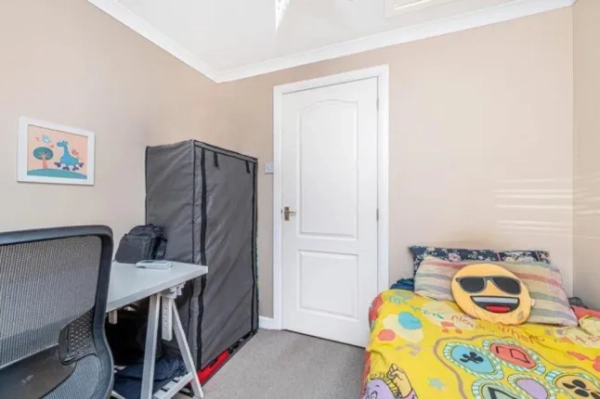 Сади Бродік, Данфермлін, KY11 - фотошоп не вдався до оголошення про продаж будинку