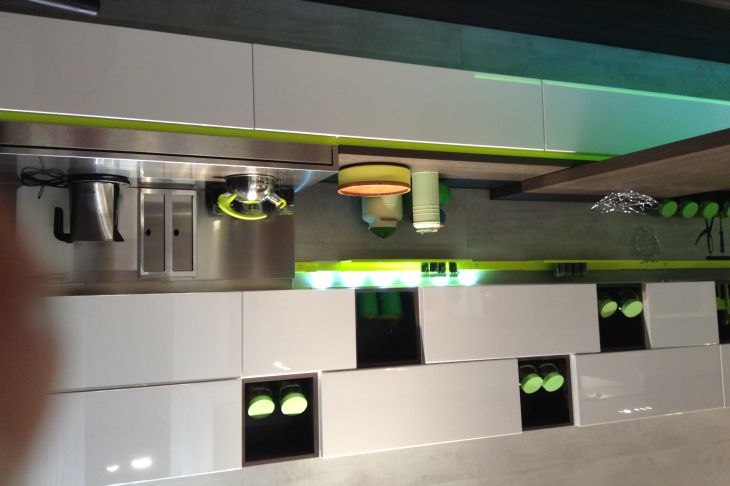 Чому ваш фартух на кухні швидко став непридатним: помилка у виборі матеріалу, яку робить кожна друга родина кухня