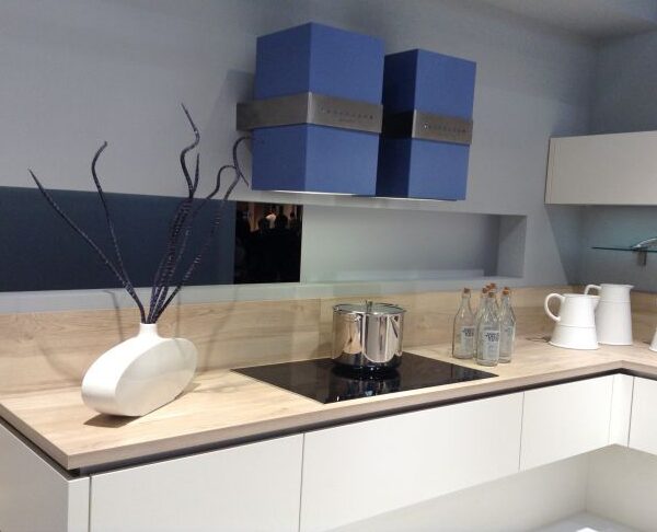 Якого кольору має бути кухня, якщо ви хочете схуднути: психологи довели вплив відтінків на апетит