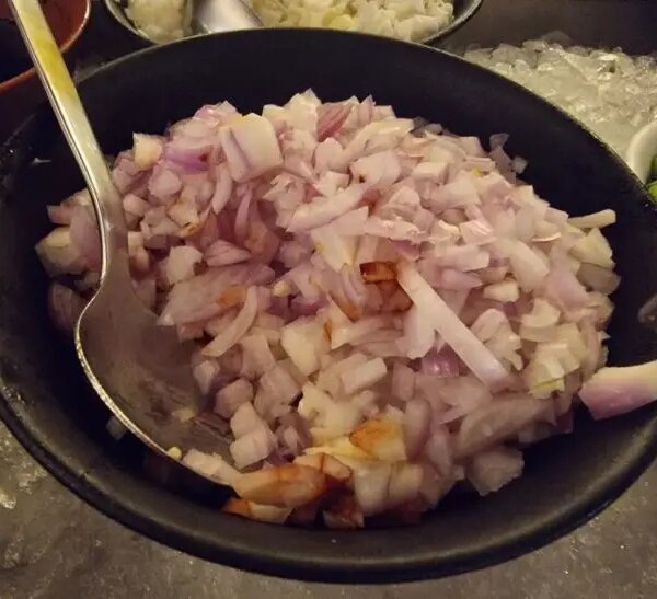 Скільки цибулі можна їсти без шкоди для шлунка: дивовижна норма