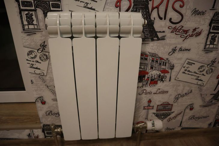 Навіщо фарбувати батареї: наскільки колір радіатора змінює сприйняття кімнати