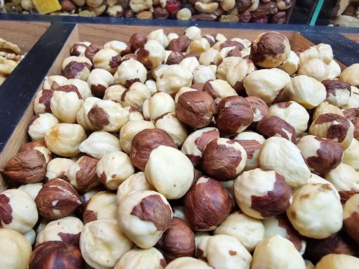 Як багато горіхів можна за раз: жменя, яка не вдарить по печінці