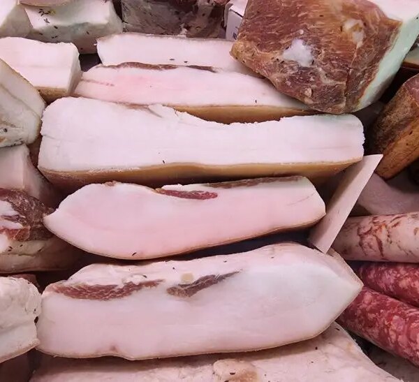 Як багато сала можна з'їсти без шкоди: норма для серця та судин