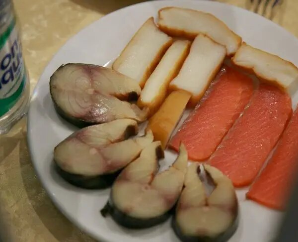 Що корисніше: оселедець слабосолений або копчений? Вибір для серця