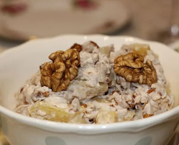 Що корисніше: вівсяна каша або вівсяні пластівці: головна відмінність