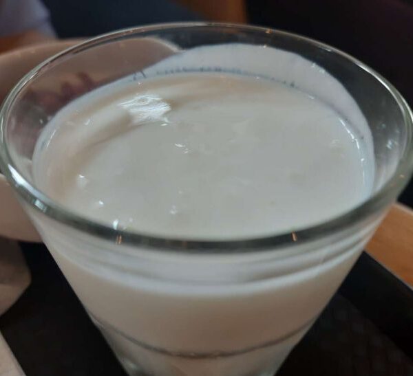 Чому кефір не можна пити перед сном: міф, в який усі вірять