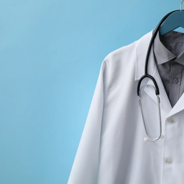 Сучасний медичний одяг: поєднання професійного стилю та зручності