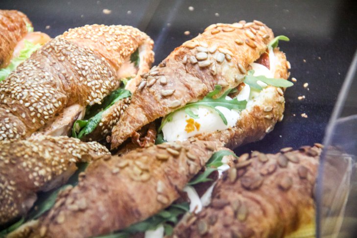 Які продукти крадуть красу: поєднання, що блокують колаген