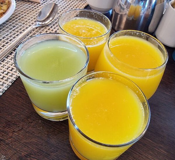 Що корисніше: свіжий сік або цілісний фрукт – відповідь лікаря