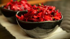 Салати з буряком. Як приготувати їх на зиму?