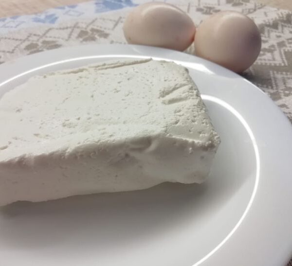 В якому вигляді корисніший сир: знежирений або 9% – вибір дієтолога