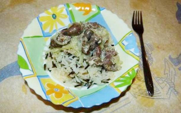 Як приготувати курячі серця в молоці?