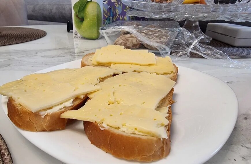 Чому чай із бутербродом руйнує фігуру: механізм інсулінового вибуху