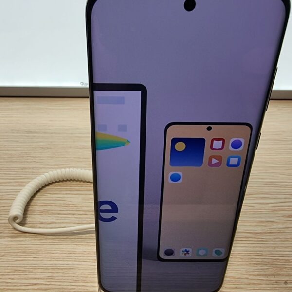 Смартфон: яке випромінювання створює і чому не можна класти його під подушку