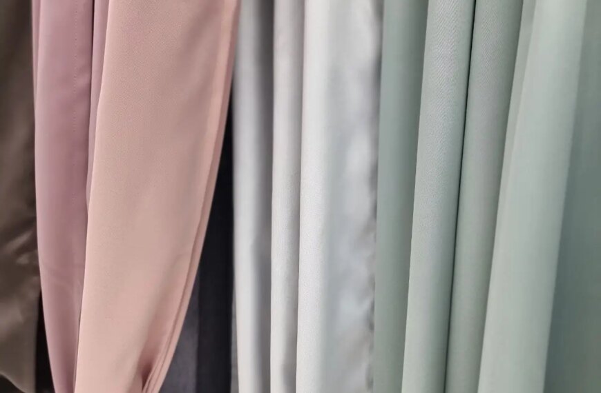 Штори до підлоги: який трюк з карнизом робить вікна ширшими і чому…