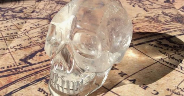 Кришталеві черепи