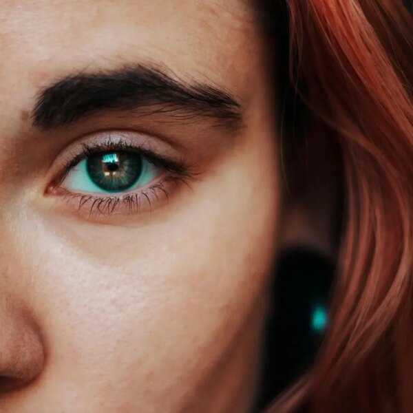 Забудьте про «чарівні пігулки»: що реально прибере пігментні плями