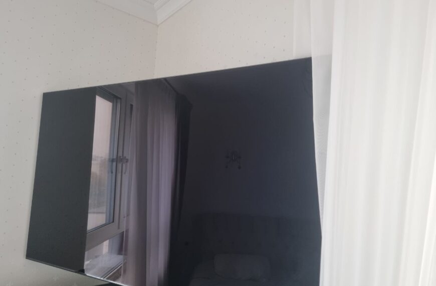 Спальня для сну: чому телевізор у спальні – головна помилка дизайнерів