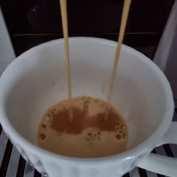 Скільки часу має пройти між кавою та сиром задля засвоєння кальцію