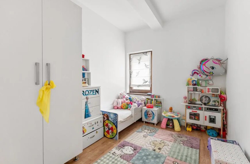 Безпека в дитячій: які розетки та меблі вибирають професіонали і чому кути&hellip;