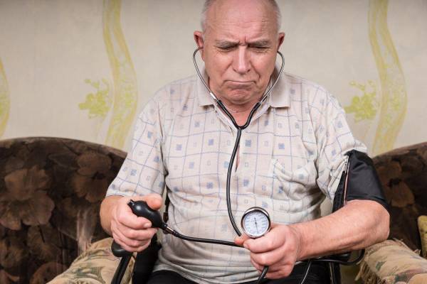 Як знизити тиск без пігулок: кардіологи розкривають секрети