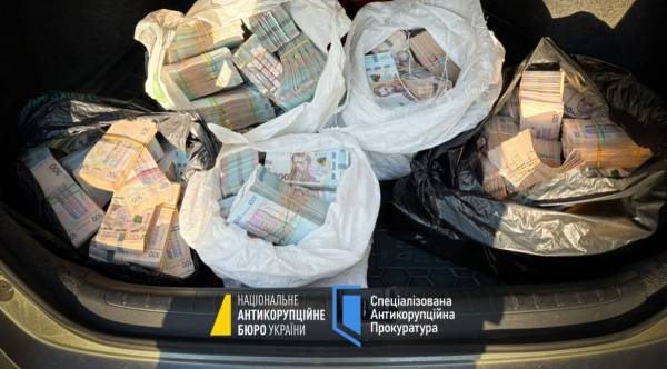 НАБУ розслідує заволодіння нерухомістю за участі нардепів та високопосадовців