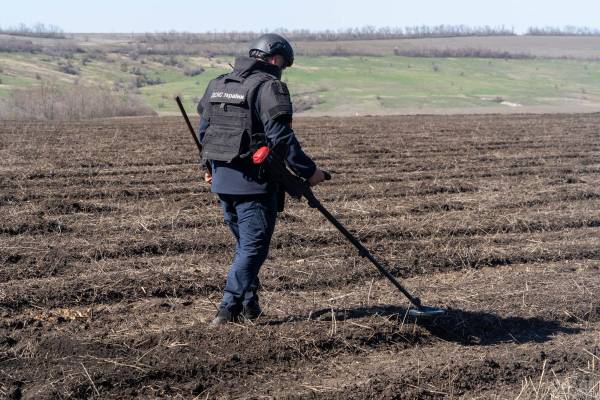 Громади отримають фінансування на гуманітарні потреби та розмінування