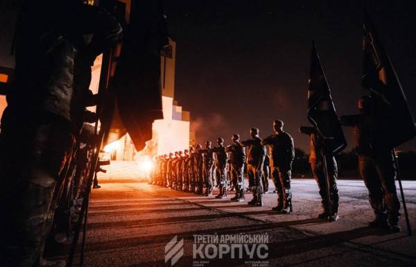 Третій корпус Білецького пригадав полковника Коновальця, прикрасивши пам’ятник броньованим “Остіном”