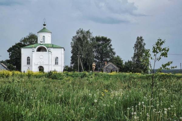 Обхід дому з іконою та чортополохом: традиції церковного свята 13 серпня