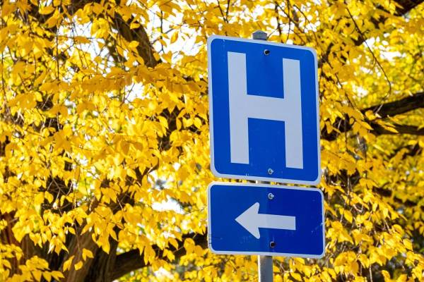 Дорожній знак “H”: чому він спантеличує водіїв