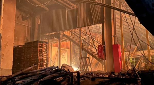 Київщина: 100 тисяч квадратів складів знищені за ніч