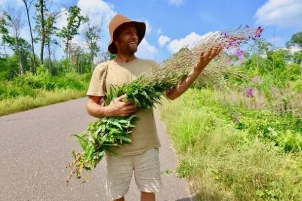 Чоловік рік жив у лісі: несподівані наслідки експерименту