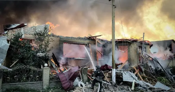 РФ двома ударами вбила матір з 9-річним сином у їхньому домі, поранено інших членів родини