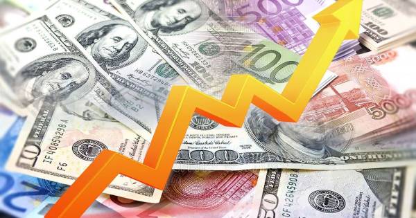Курс валют на 25 серпня: долар, євро та злотий подорожчали