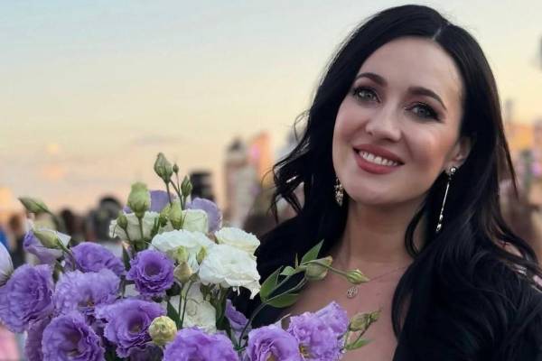 Вітвіцька продемонструвала вагітність на нових фото