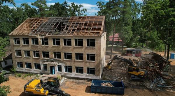 Ірпінь переробляє уламки зруйнованих будинків на будматеріали