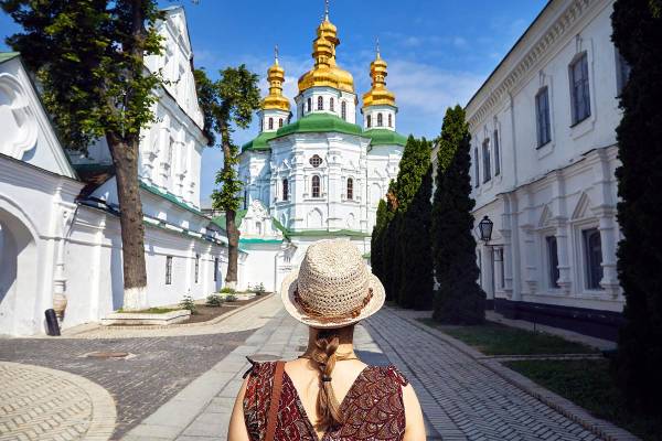 Захист від зла: що повісити над дверима на щастя