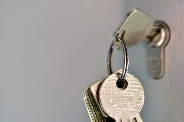 Як витягнути зламаний ключ із замка: поради майстрів