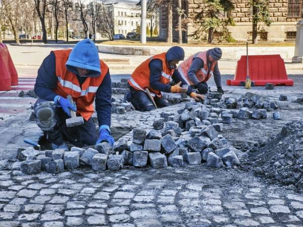 Харків відновив бруківку на центральних вулицях