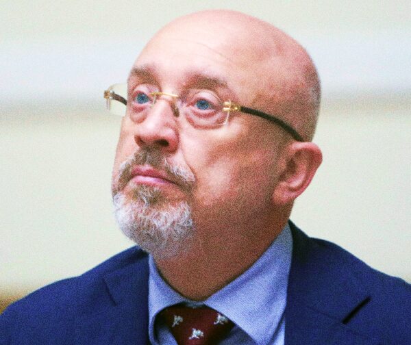 Резніков: Жінки повинні проходити військову службу