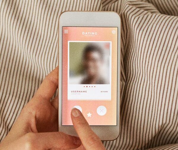 Grindr заплатить 26 мільйонів фунтів за передачу даних про ВІЛ-статус користувачів
