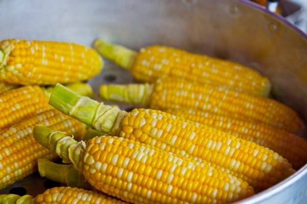 Збережи солодкість кукурудзи: прості трюки для свіжості